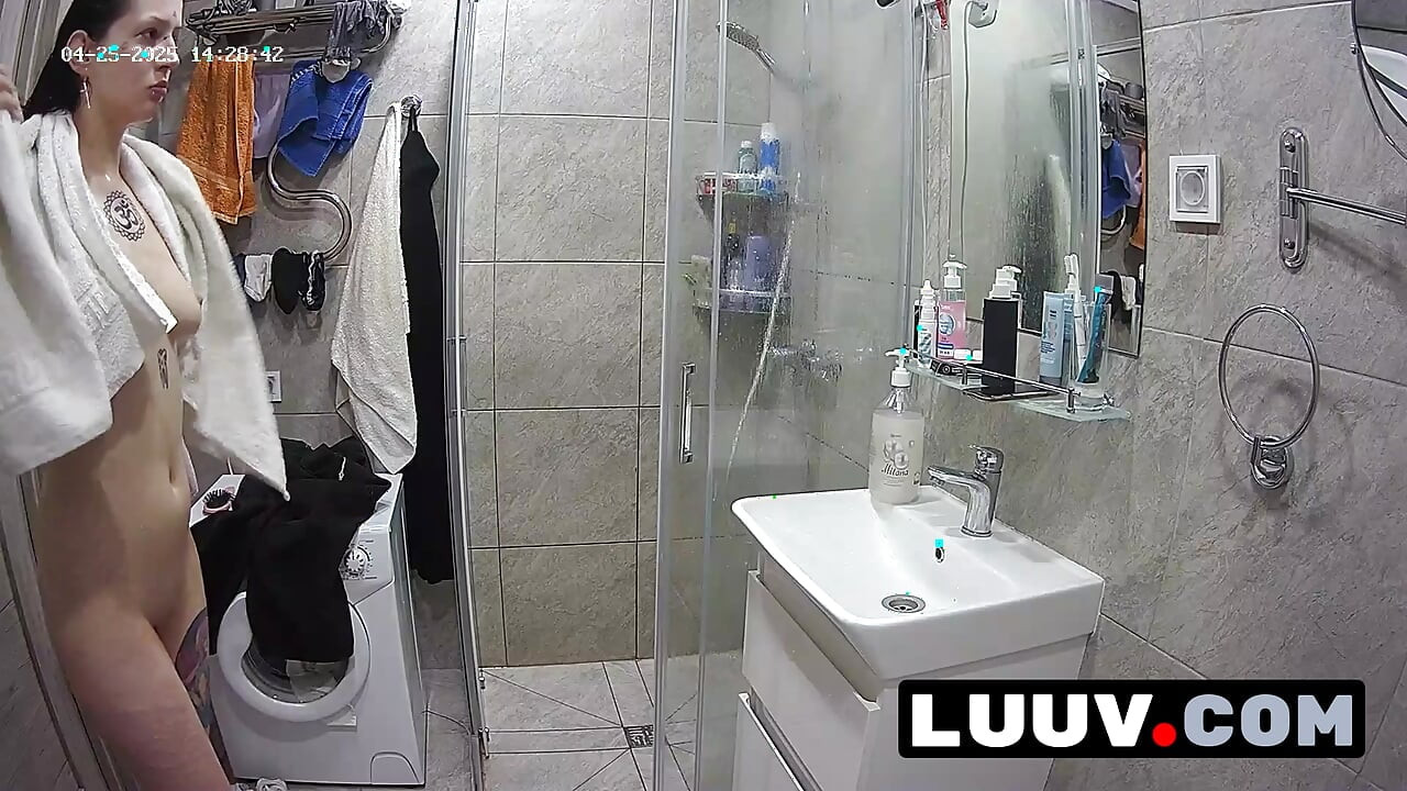 LUUV. A tattooed girl accidentally streams her shower to her followers
