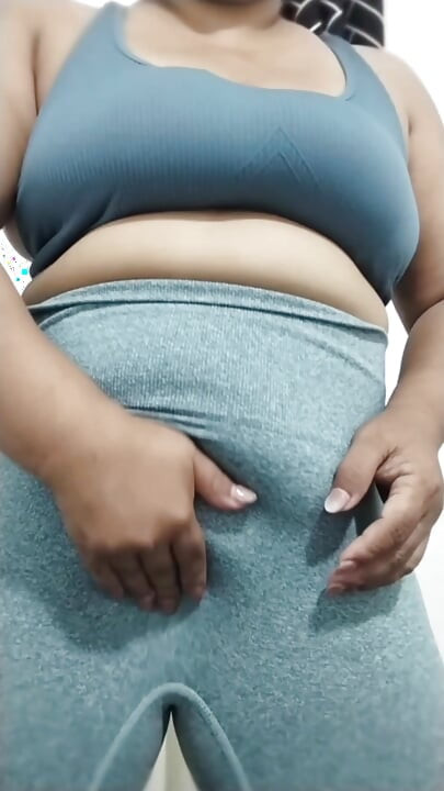 Sexy filipínská milfka, tanec a škádlení
