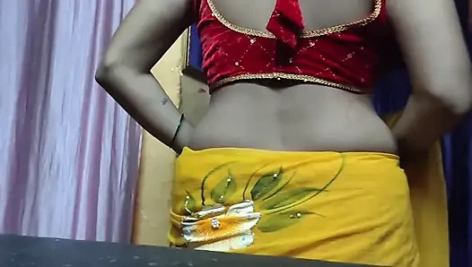 Bhabhi wird von starkem mann doggystyle gefickt