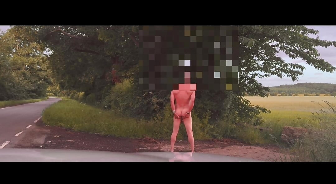 Risky wanking naked barefoot outside