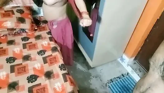 Bhabhi ne sara pani nikal diya.