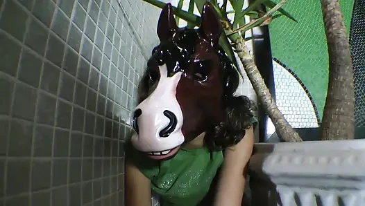 Jadilah gadis manisku - lezdom top babes