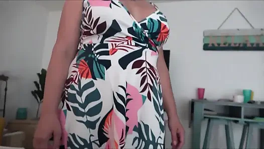 Ateşli sarışın orta yaşlı seksi kadın ve oğlunun zorbası - Brianna Beach - önce anne geliyor - alex adams