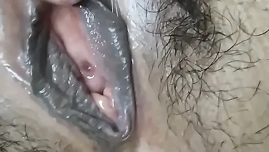 Sexy indian hot lady chut may ungli dal kar chut ka pani nikala