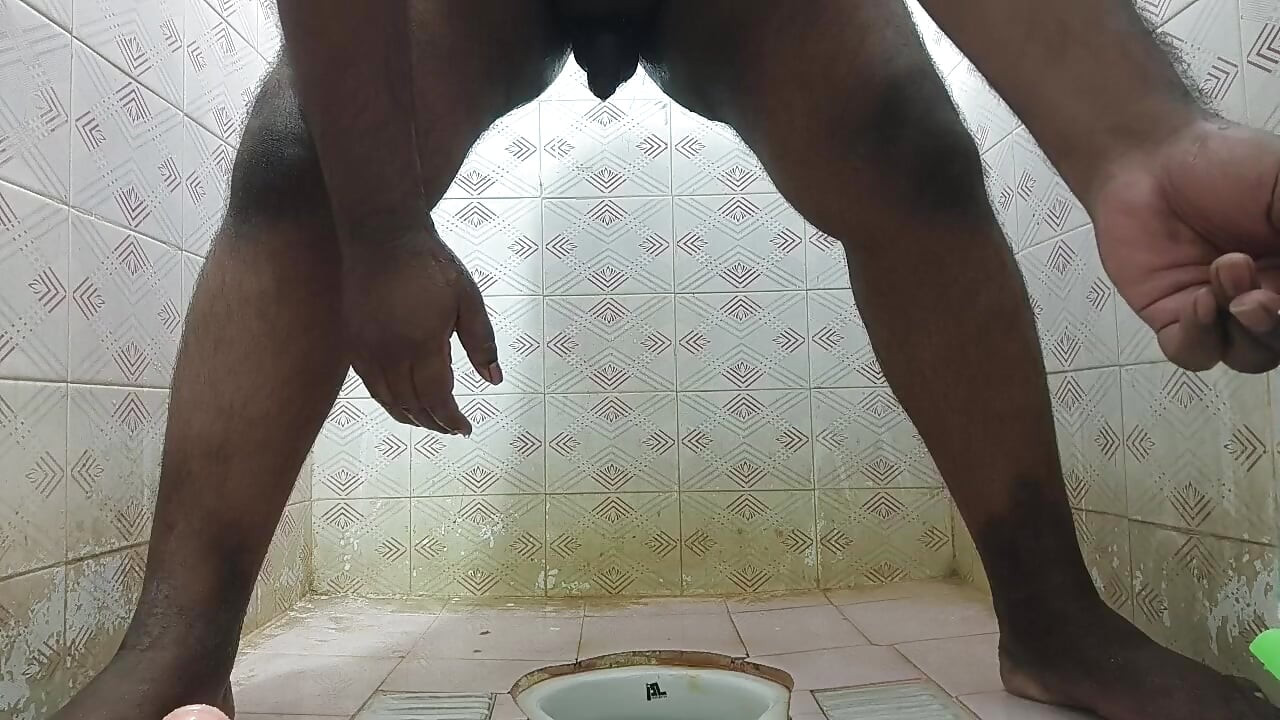 Fresh your ass hole using dildo