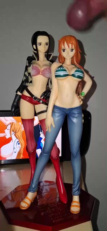 Huge load on Nami and Robin