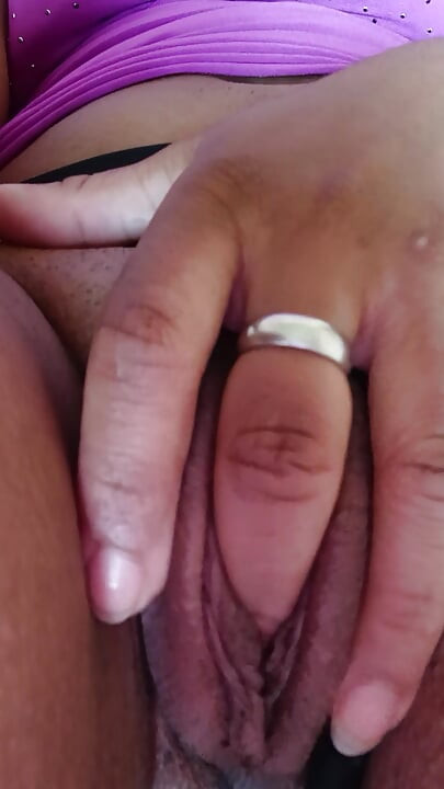 Jovencita masturbándose