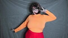 Velma Cosplay striptease