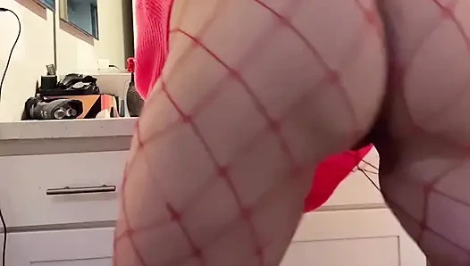 Artemisia love bikin pantat aduhainya goyang-goyang di depan kamera sambil pakai stoking fishet