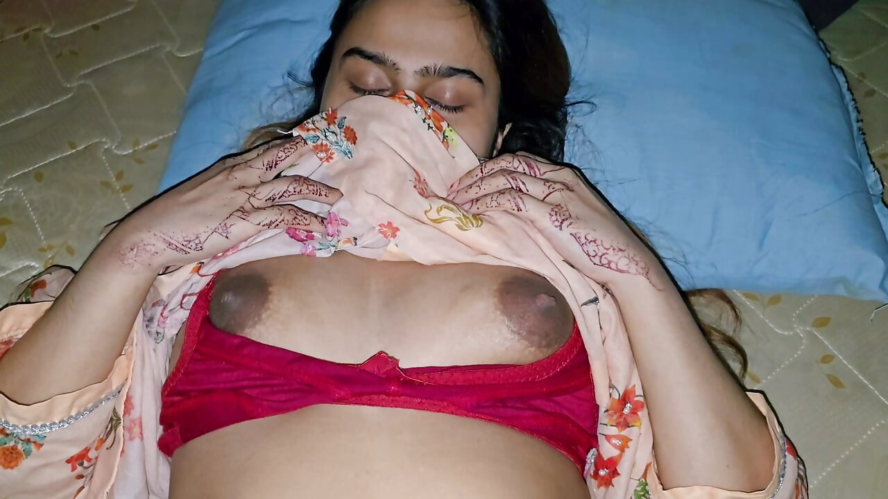 Kaam wali Ki Safai k Baad Phudi mardi-House Onwer Fucked Beautiful Desi maid