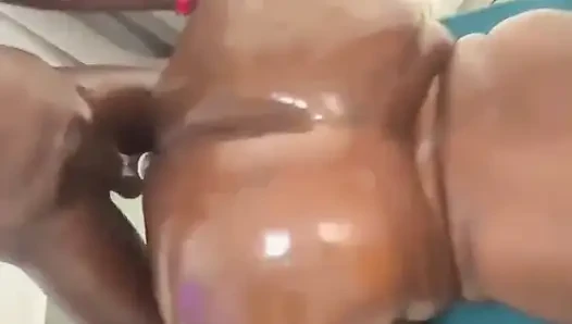Bu göt bu büyük zenci yarağı için çok mu fazla
