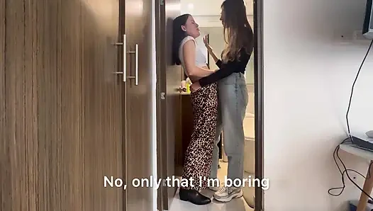 Starke und heiße Orgasmen zwischen betrügenden Lesben