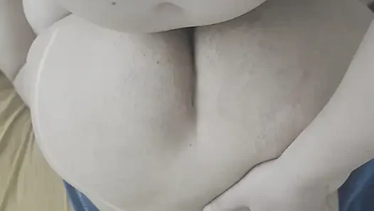 Pantat panas senang dengan penis saya suka ditembus