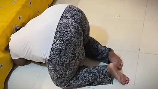 Dicker arsch, kurvige muslimische heiße stiefmutter unter dem bett stecken Dann will sie von mir analfick! Episode-1