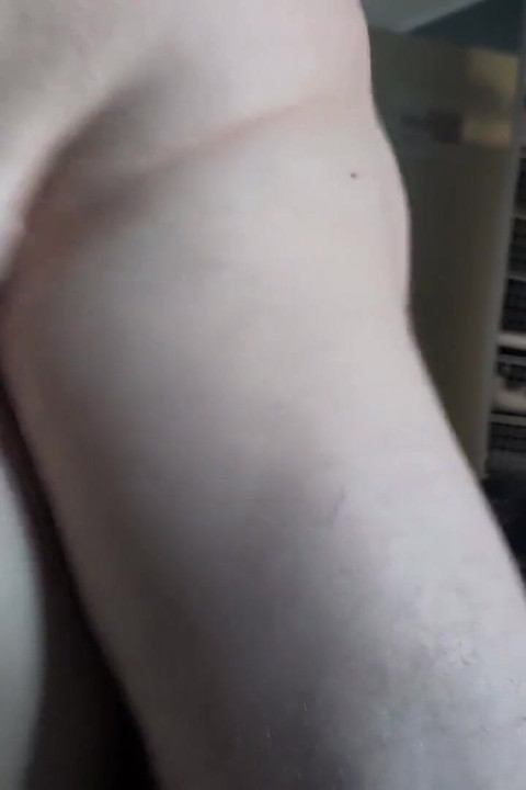 Mating press monday - pantat bahenol boi diusap habis-habisan sampai matanya merem melek