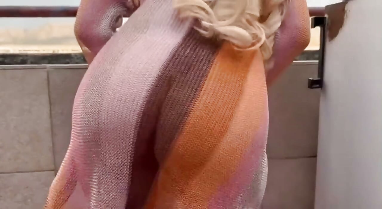 Rainbow Smoking, meia-irmã provocando buceta