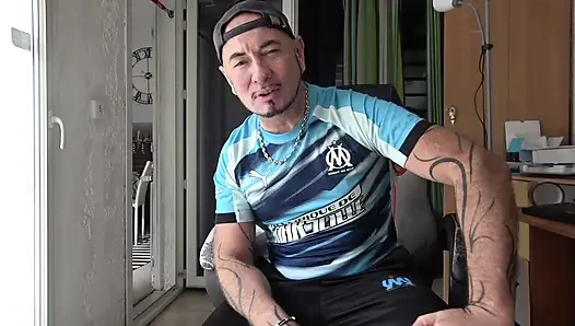 SEXY HURE MIT DICKEN MÖPSEN WIRD ROH VON MUSCHI UND ANAL OHNE GUMMI GEFICKT, DOPPELPENETRATION IM FREIEN