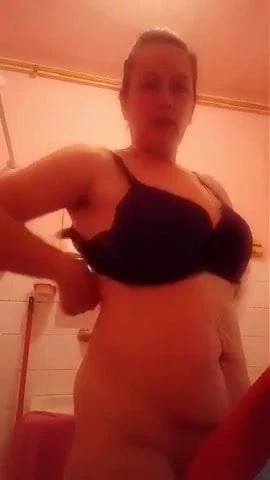 hot wife in bathroom serbian