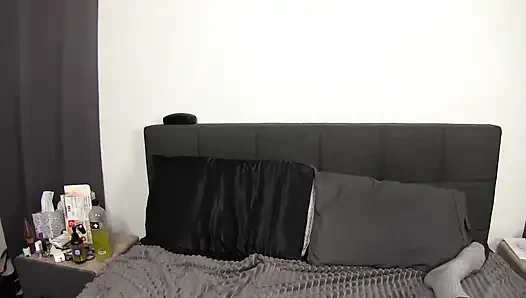 Gadis super seksi lagi asik ngocok kontol kakinya