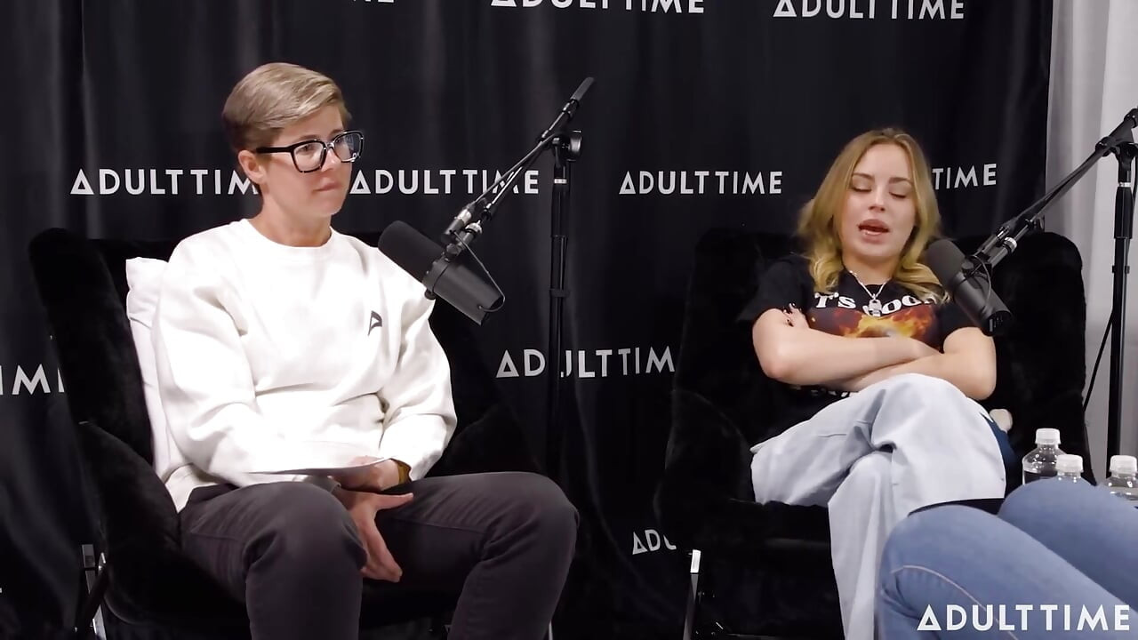 Gizelle Blanco & Anna Claire Clouds Pheromones, Scissoring, & the Bush  the Adult Time Podcast