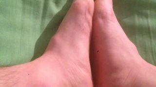 Twink sole receives a huge cum