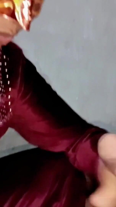 Prljavi završetak pušenja i svršavanje u usta i svršavanje po licu s prljavim svršavanjem | Isječak 1