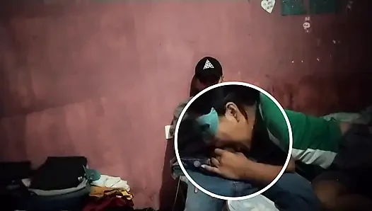 Большой пенис получает сосание