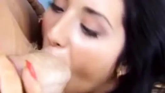 Istri hot ini dientot habis-habisan sama orang asing