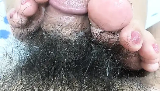 Acoletteyyy hörte nicht auf, nach dem abspritzen ihre süßen runden asiatischen Zehenpads auf seinem schwanzkopf zu reiben