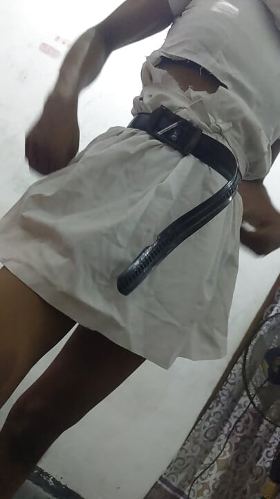 Hi honny ฉันเป็นนักเรียนสาวตัวผอม