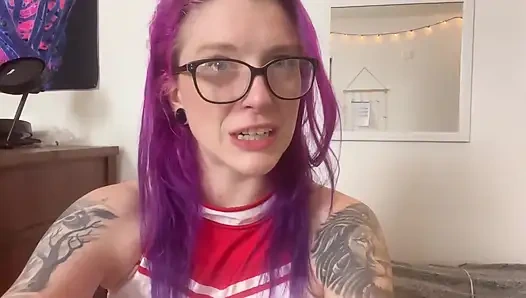 Cheerleader furzt für position