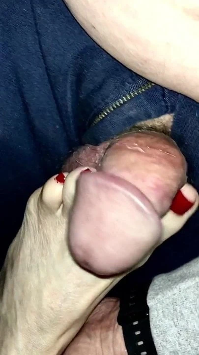 Want To Suck Wifes Red Toes
