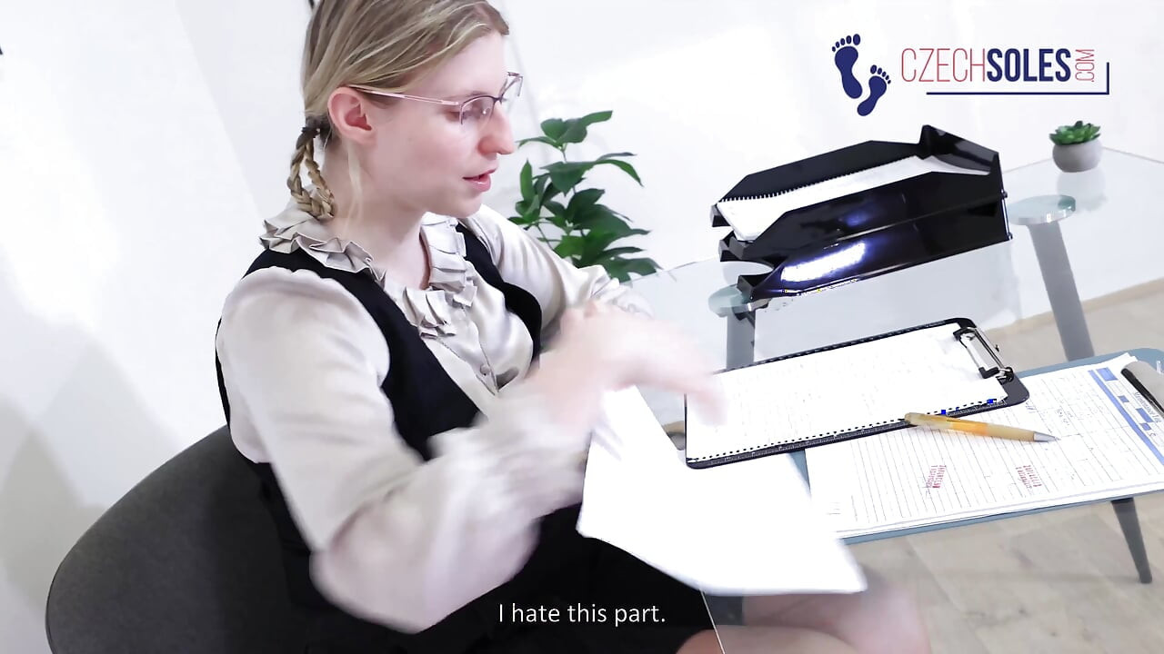 Biuro śmierdzące rajstopy z butów