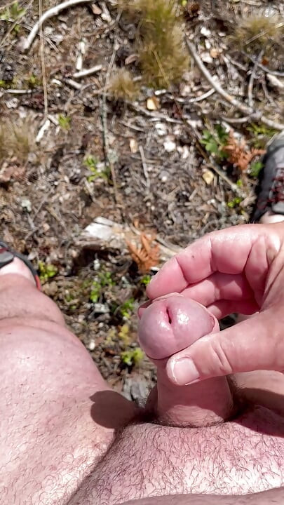 Дрочить у лісі на велотренажері