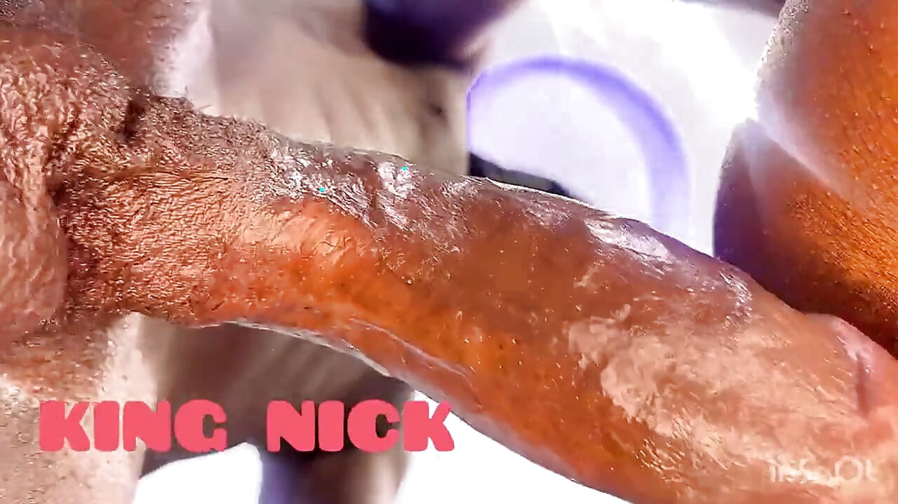 元カノが戻ってきてほしいと懇願しに来た後、私は彼女とセックスしました