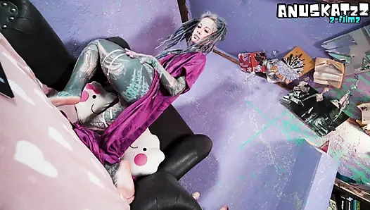 Full Sleeve Alt Girl Goes Anal Crazy on Cam Live Toy Ass Fucking