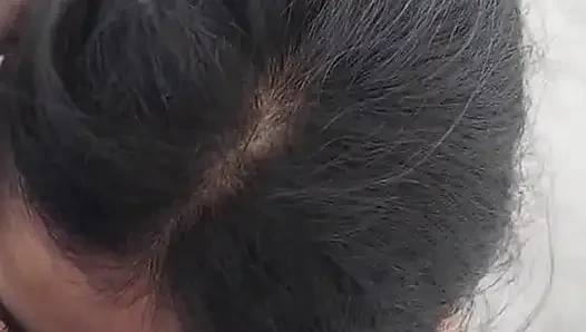 Seksi karım umumi tuvalette sakso çekiyor
