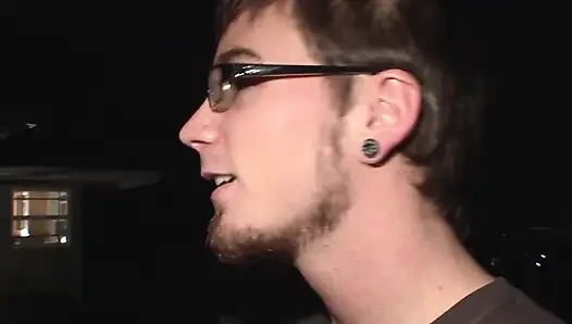 Gadis remaja nakal 18 tahun pecah perawan sama abang tirinya sendiri