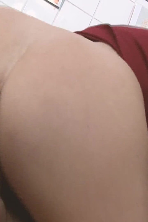 Seksi üniformalar sahnesi 1 arka odada dp grup seks partisi iki büyük memeli sarışın orta yaşlı seksi kadın