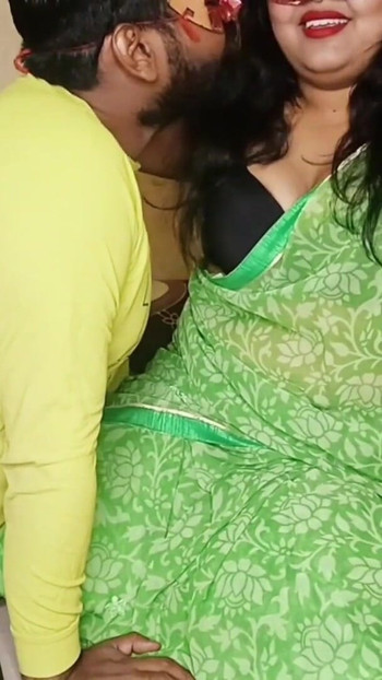 Must-share moment from "DAMAD JI KO PATA KAR SAAS NE APNI PYASI CHOOT KI SARI GARMI NIKAAL DALI"