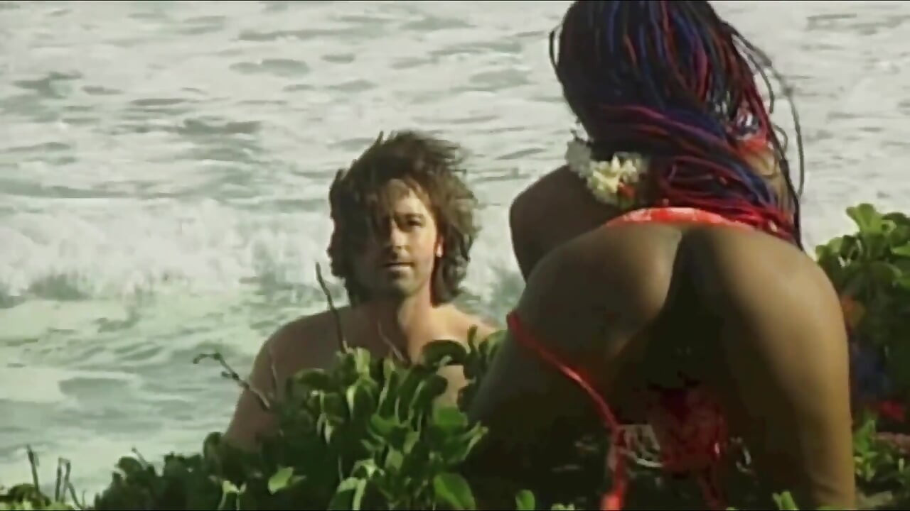 जंगली अंतरजातीय चुदाई अनुभव के लिए हवा और समुद्र