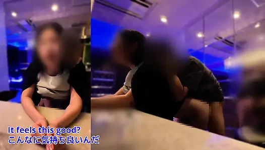 [Seks Pertama dengan Sahabat di Bar Setelah Tutup]