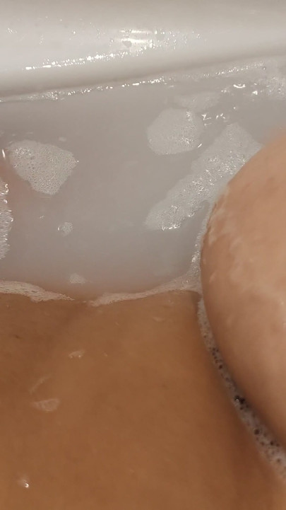 I invited my neighbor to come into my bathroom and look at my body. He watches me and jerks off his hot dick | Clip 1