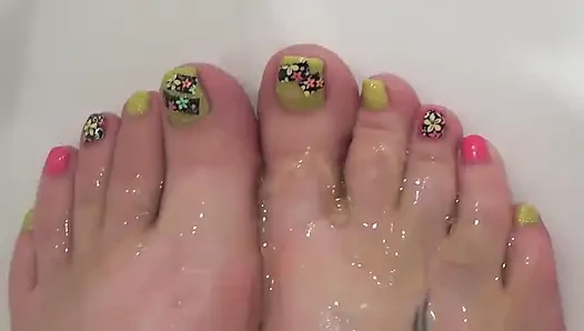 Toes, toe nails and foot fetish!!!