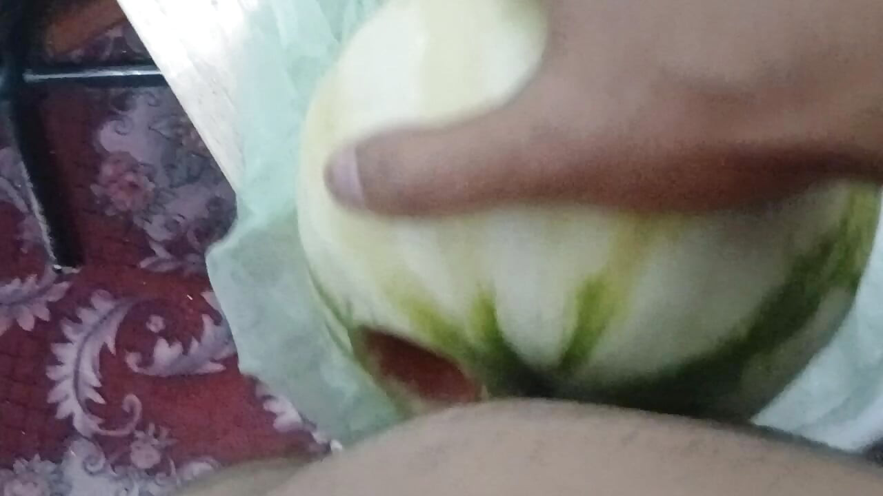 Pomelo is so erotic