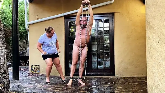 Caged - kronik kehidupan di kakinya