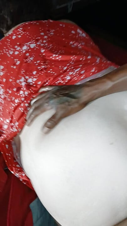 Πρωκτική προπόνηση Λιπαντικό επάνω στον κώλο και ένθετο