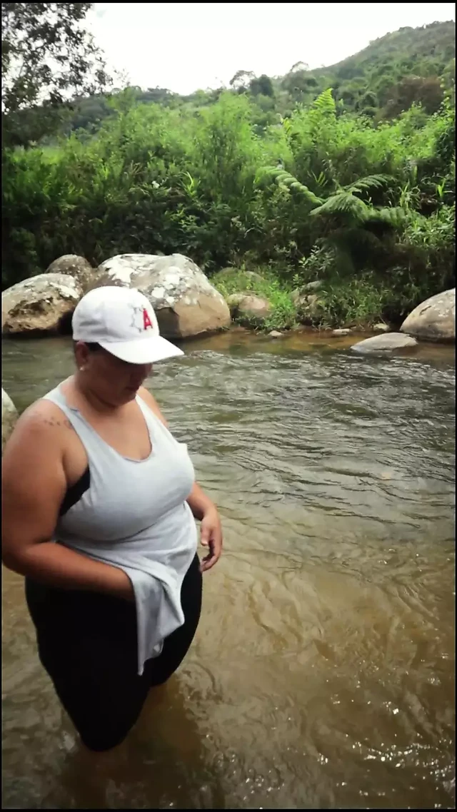 Looking for where to fuck in the river