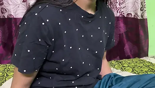 Bhabhi change her dress when i see her