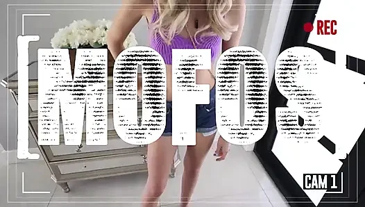 MOFOS - Ava Sinclaire подбирается к торту, но в конечном итоге получает тройничок с Ailee Anne и ее мужем